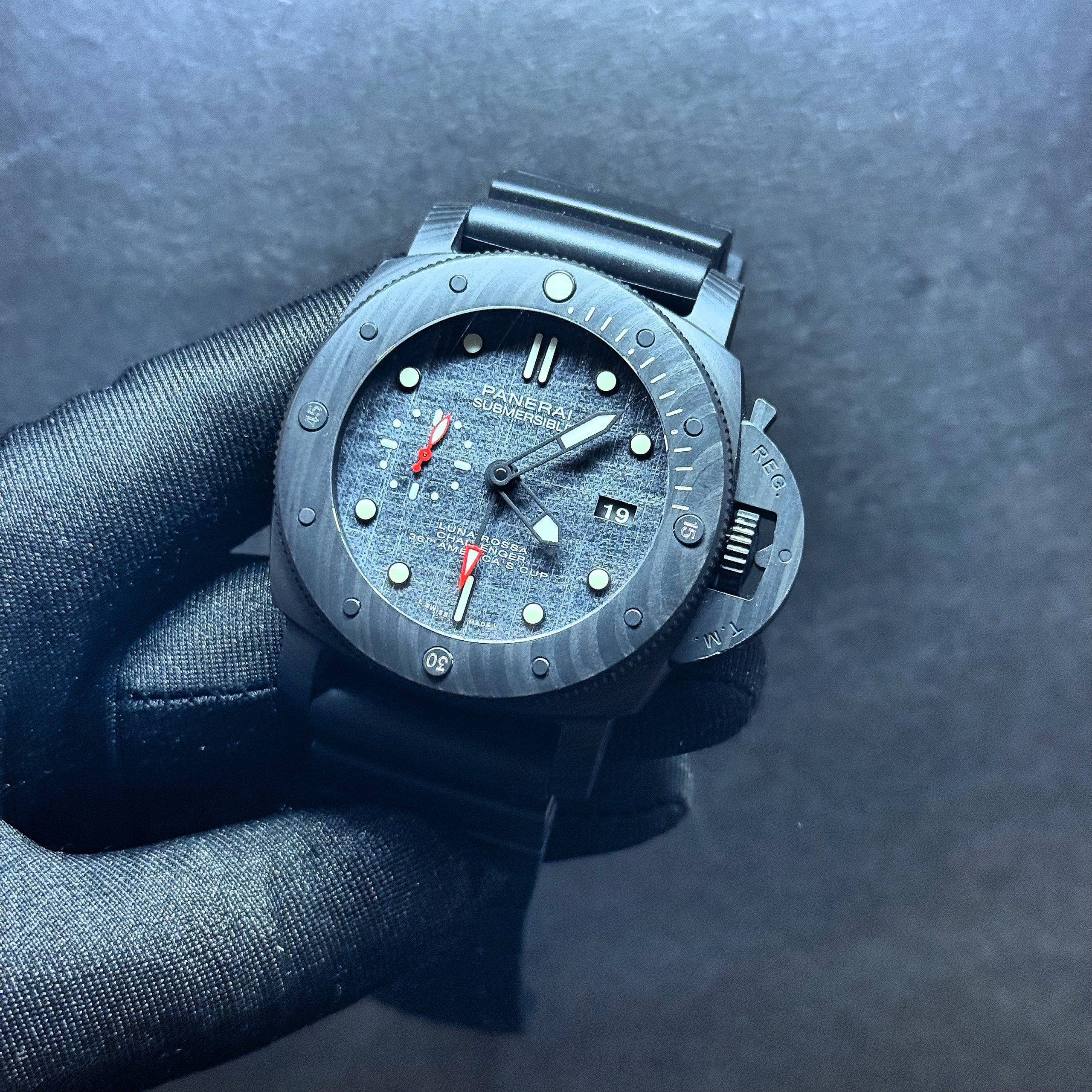 Panerai Pam01039 47mm Submersible Luna Rossa CarboTech GMT America's Cup Edition