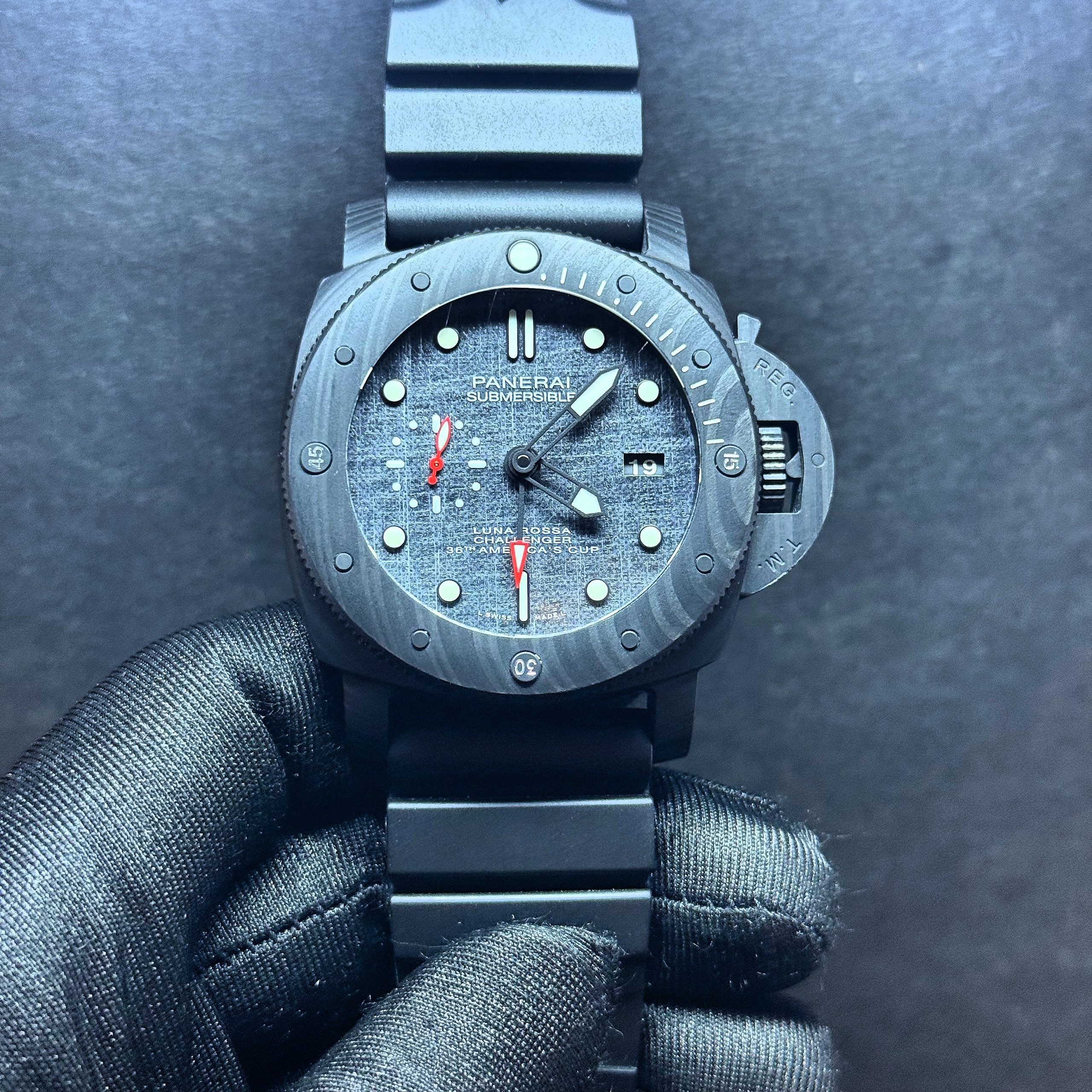 Panerai Pam01039 47mm Submersible Luna Rossa CarboTech GMT America's Cup Edition