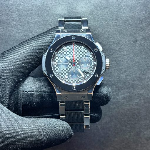 Hublot Big Bang Chronograph 44mm On Bracelet 301.SB.131.SB (Rare to find one with bracelet)