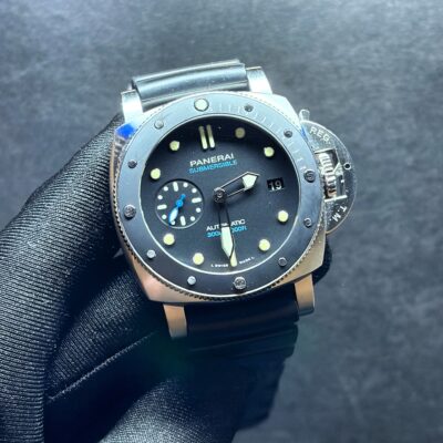 Panerai Submersible 42mm Pam00683