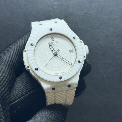 Hublot Big Bang White Caviar Ceramic 346.HX.2800.RW