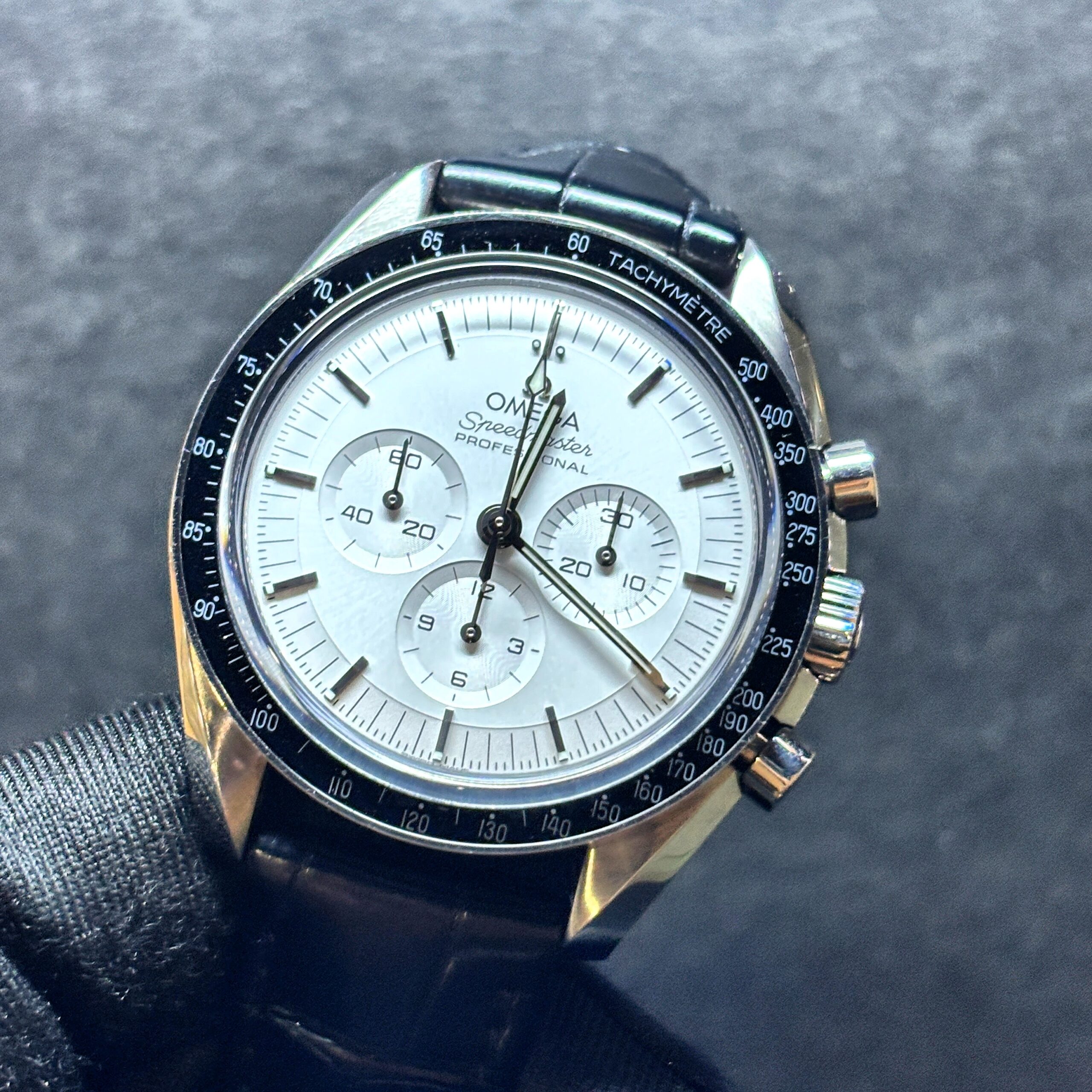 Omega Speedmaster Moonwatch Canopus Gold 42mm - Image 2