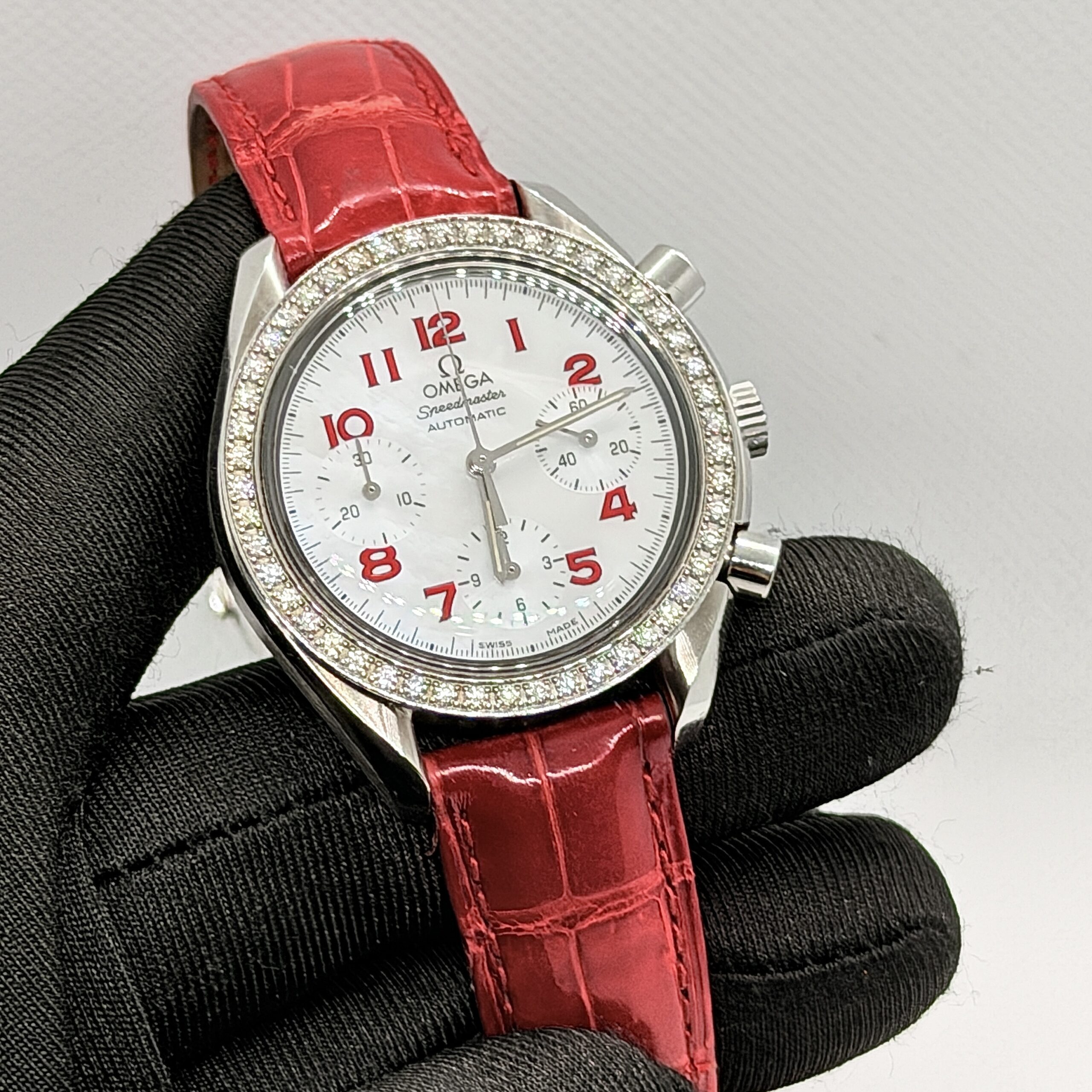 Omega Speedmaster Ladies Diamonds Automatic Red MOP
